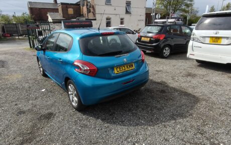 Peugeot 208  '2013